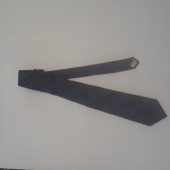 100% silk horizontal striped Christian Dior tie - Picture 2 of 8